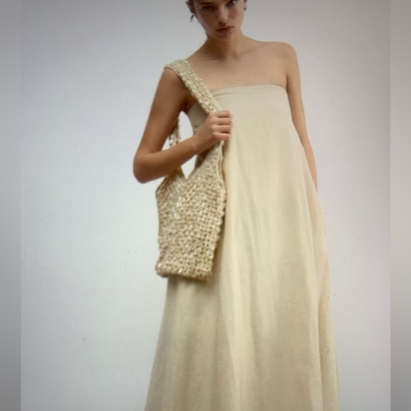 Zara Handbags - ZARA BAG. Beaded Bucket Bag. NEW. Color Light Beige.